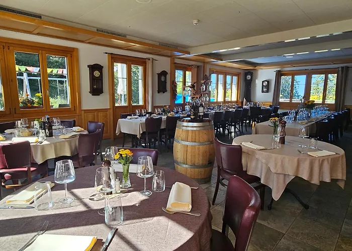 Restaurant Du Marchairuz * 勒布拉索斯